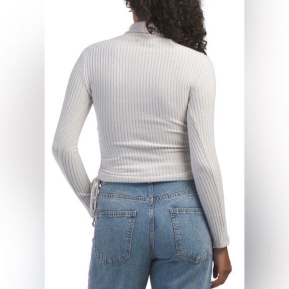 Almost Famous Off White Ribbed Knit Turtleneck Top - Picture 2 of 7